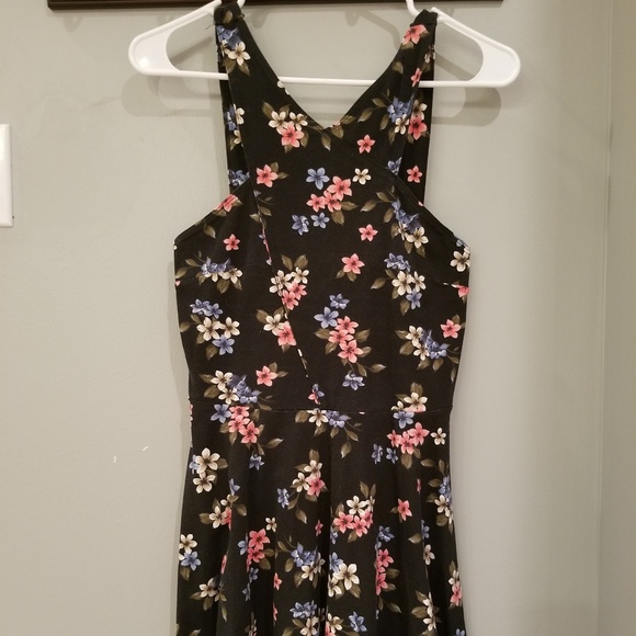 Hollister floral mini skater dress - Picture 2 of 5